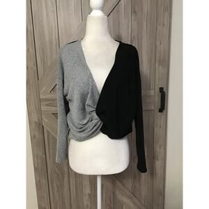 Day & Night black and gray knot front top